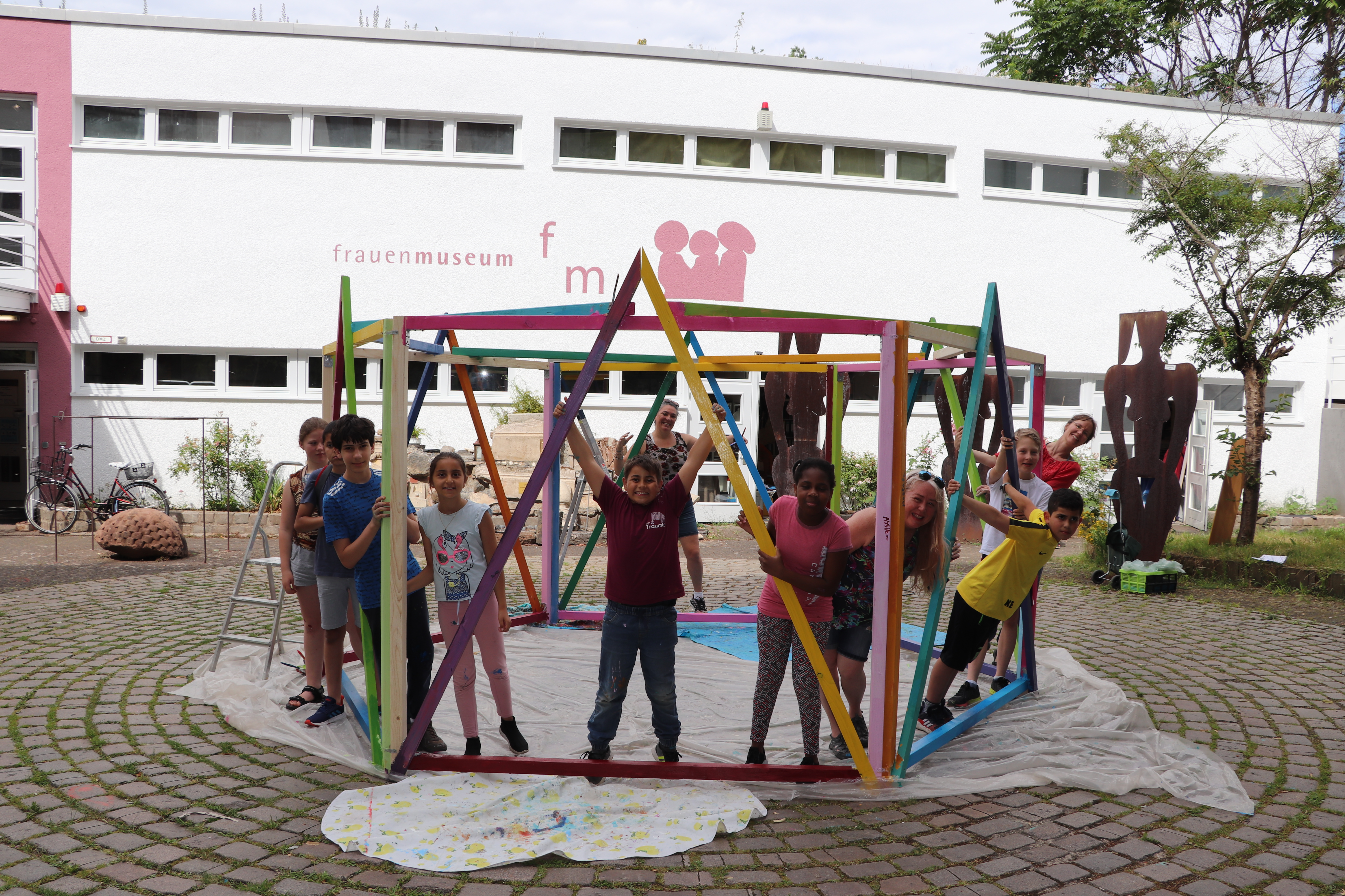 Aufbau des Musikzimmers im Freien